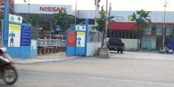 Bán nhà mặt phố Phạm Văn Đồng, 160m2, mặt tiền hơn 9.5m,  LH 0982898884