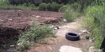 13.	Cần vốn nên tôi muốn nhượng lại 400m2 đất biệt thự, giá chỉ 6,5 triệu/m2, đã có SHR, Cần Giuộc, Long An. Thiện chí gọi tôi: 0901 171 606 – Út Oanh