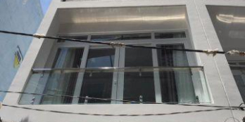 Nhà mới xây đầy đủ nội thất. Cách mặt tiền đừờng 20m