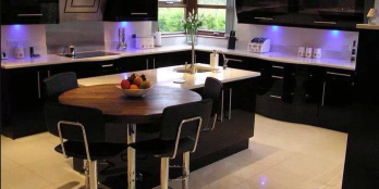 Khu nhà mới xây gồm 57 căn MT đường Lê Văn Khương sát UBND Q12.