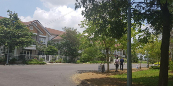 Cần Bán căn biệt thự 8x20 giá 7 tỷ tại mặt tiền đường Liên Phường Quận9