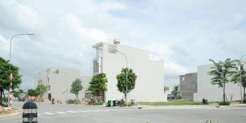 HÀNG HIẾM ĐẤT MẶT TIỀN TỈNH LỘ 10 910TR/ NỀN, NHẢY VÀO XÂY DỰNG HOẶC SANG TÊN