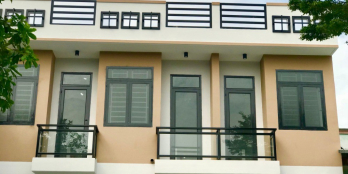 Nhà phố trung tâm KĐT Mỹ Phước 1, sổ sẵn, san tên ngay trong ngày.