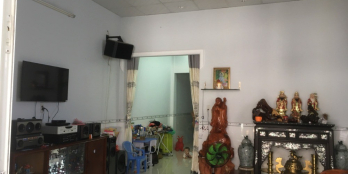 Bán gấp căn nhà cấp 4 dt 144m2 ngay ngã 4 Cổng 2 tại P. Trung Dũng giá chỉ 3.45