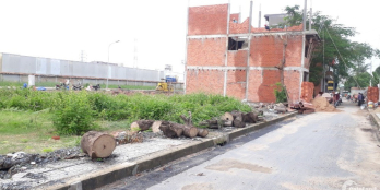 Cần bán đất ngay cầu vượt ngã tư Ga chỉ 200m, đường nhựa thông 7m. Sổ hồng riêng