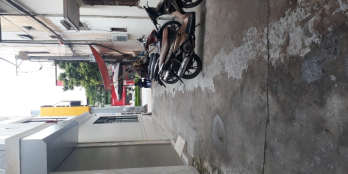 Chính chủ cần bán nhà Chung cư, ngõ 352, phố Nguyễn Văn Cừ, quận Long Biên, HN