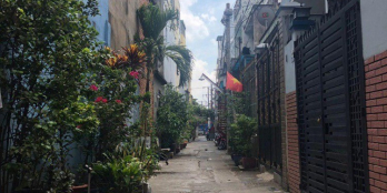 bán nhà 1 trệt, 2 lầu, sân thượng