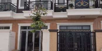 Cần Bán Gấp Căn Nhà Gần Chợ Tân Phước Khánh Sổ Riêng , Nhà 1 Trệt 1 Lầu, N h 60%