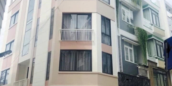 Ngay Ngã 6 Dân Chủ, không có căn thứ 2, Cách Mạng Tháng Tám, Q3