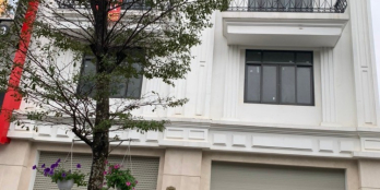 Chính Chủ cho thuê nhà mặt phố Xuân La làm Văn Phòng S:75m2 x 4 tầng, Giá 30tr