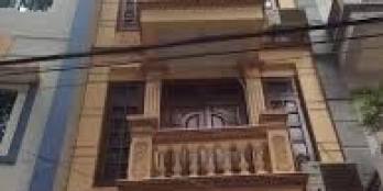 Cho thuê nhà mặt phố Trần Quốc hoàn DT 120m2 vị trí cực đẹp