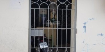 Cho thuê nhà cấp 4 ngõ 97 Văn Cao, Ba Đình, Hà Nội. DT: 35m2, 2 phòng ngủ