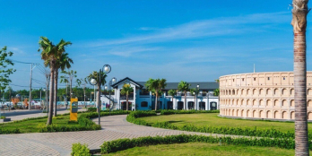 Bán nhà mặt tiền, diện tích 130m2, sổ hồng, gần công viên