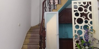 Bán nhà Quận Đống Đa hai mặt thoáng trước sau 20m ra đường ô tô tránh giá 2,5 tỷ