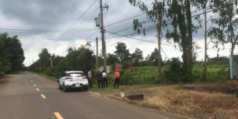 Đất thổ cư sổ hồng riêng nằm trên MT đường 20m, diện tích 215m2. Gía bán chỉ 800