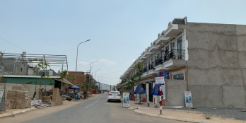 Bán đất giá 300tr có sổ hồng riêng từng nền