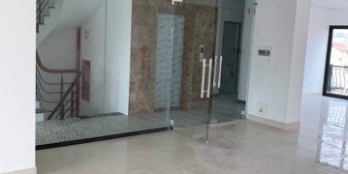 Cho thuê văn phòng hạng B tại Duy Tân 80m2-300m2 giá chỉ từ 230k/m2 lh 097279696