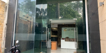 Nhà Đang Cho Thuê 5,700 USD Mặt Tiền Đẹp Khu Trần Phú Quận 5