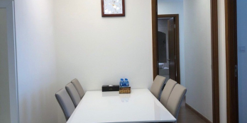 Bán gấp căn hộ Vinhomes landmartk plus 2pn căn góc 5.6tỷ ( bao hết chi phí) O9O9