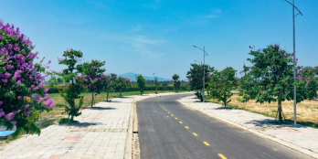 Nhượng lại nhanh lô liên kề 115m2, đường 33m, ven biển Đà Nẵng, giá 2ty1