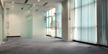 Văn phòng cho thuê Q1 42m2 vuông vức trần sàn hoàn thiện vị trí tốt giá rẻ