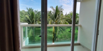 Bán gấp căn 1PN golf view tầng cao 86m2 full nội thất đã có sổ hồng giá 2.1tỷ