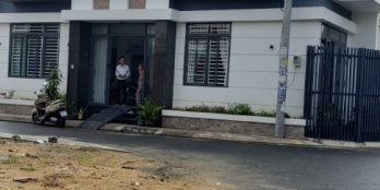 Cần bán căn nhà ngay chợ XUÂN HIỆP Linh Xuân , 2 mặt tiền đường.