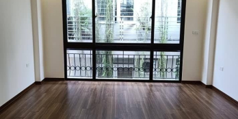 Bán nhà đẹp siêu mới, nội thất hoàn hảo, cách ngã 5 chợ Bưởi 150m, giá 3.7 tỷ.