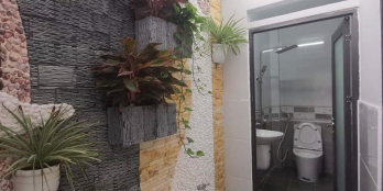 Mình cần bán căn nhà xây được 2 năm 4.2 x 25 (m) Hẻm xe tải giáp QUẬN 1, 7.5 TỶ.