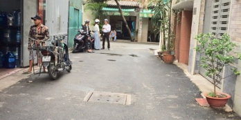 Tôi cần bán gấp căn nhà 3 lầu ngay chợ Bình Thành.P.BHH. Quận Bình Tân TPHCM.