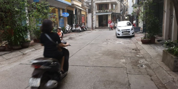 Cho thuê tòa nhà văn phòng phố Nam Đồng, Q Đống Đa sàn 105m2, giá 15tr/1th