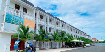 cần bán nhà mặt tiền đường 13m, gần cầu vượt Linh Xuân, sổ hồng riêng