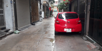 gấp - cần bán nhà đường lạc long quân - giá hơn 4 tỷ