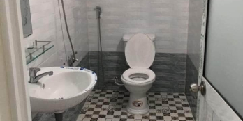 Không mua hết ngay, nhà nằm ngay hẻm xe hơi gần chợ Bình Chánh