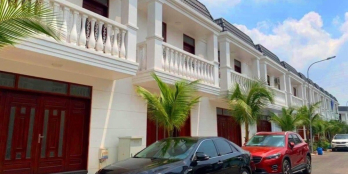 nhà xây hoàn thiện, gần big c Dĩ An, sổ hồng riêng, nhận nhà ngay