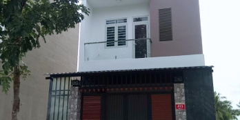 Cần bán gấp căn nhà Bình ngay mặt tiền đường Đinh Đức Thiện.