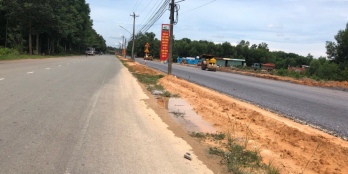 Chính chủ bán nhanh nền đất mặt tiền Nguyễn Hữu Cảnh, 5x20m, đất đã có SHR