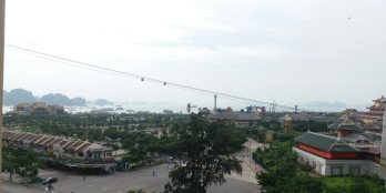 Khách sạn Bãi Cháy, Hạ Long, 34 phòng, 140m2x10 tầng, 800tr/tháng. 34 tỷ.