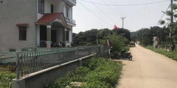 Sổ đỏ. Bán đất mặt tiền có sẵn nhà tại Cô tô : Giá tốt , Sinh lời cao