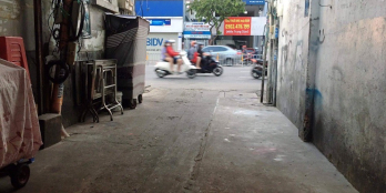 Nhỉnh 2 Tỷ Là Có Hộ Khẩu Quận 1 - Nhà 3 Tầng - 2 PN