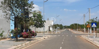 Bán đất 2 mặt tiền, thổ cư 100m2, sổ riêng, gần KCN, 9triệu5/m2,