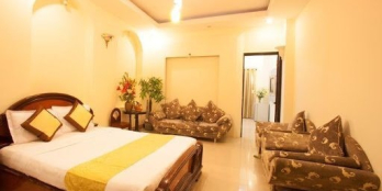 Khách sạn bán đường Nguyễn An Ninh P.Bến Thành Q1.DT:4,2x20.39m.Full NThất.