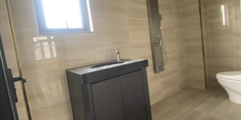 BÁN GẤP NHÀ SỔ HÔNG RIÊNG MỚI XÂY NGAY CHỢ BÌNH CHÁNH