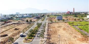 Cần sang lô đất gần chợ Bến Cát.100m2 dân cư đông đúc. Sổ Hồng riêng chính chủ