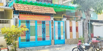 Bán đất 80 m2 tặng nhà mặt tiền đường số Tân Quy, Quận 7