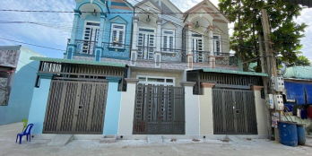 Nhà đẹp mới xây, 1 trệt, 1 lầu, 2 pn, 2 wc, 840tr công chứng ngay