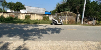 Mặt Tiền Xe Công Bùi Thị Điệt- Giá Ngộp Rẻ Nhất Khu Vực-Sẵn Nhà Cấp 4 Làm Xưởng