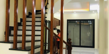 Nhà Hoàng Quốc Việt 55m2, 4T, mới coong, gần phố, 5.9tỷ