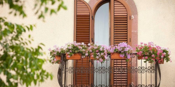 Mua ban công - tặng không shoptel 4 tầng, đi bộ 2 phút ra biển An Bàng (Hội An)