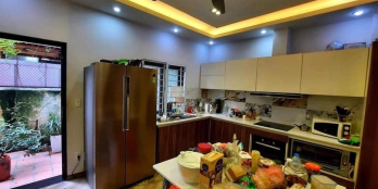 Nhà Lạc Long Quân 55m2, 5T lô góc, gara 7 chỗ,KD các kiểu, 13.5tỷ